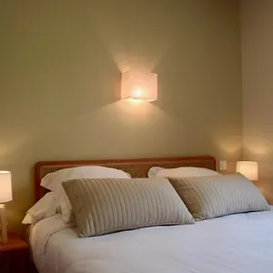 https://les-platanes.hotels-rhonealpes.com