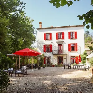 https://domaine-des-lilas.hotels-rhonealpes.com